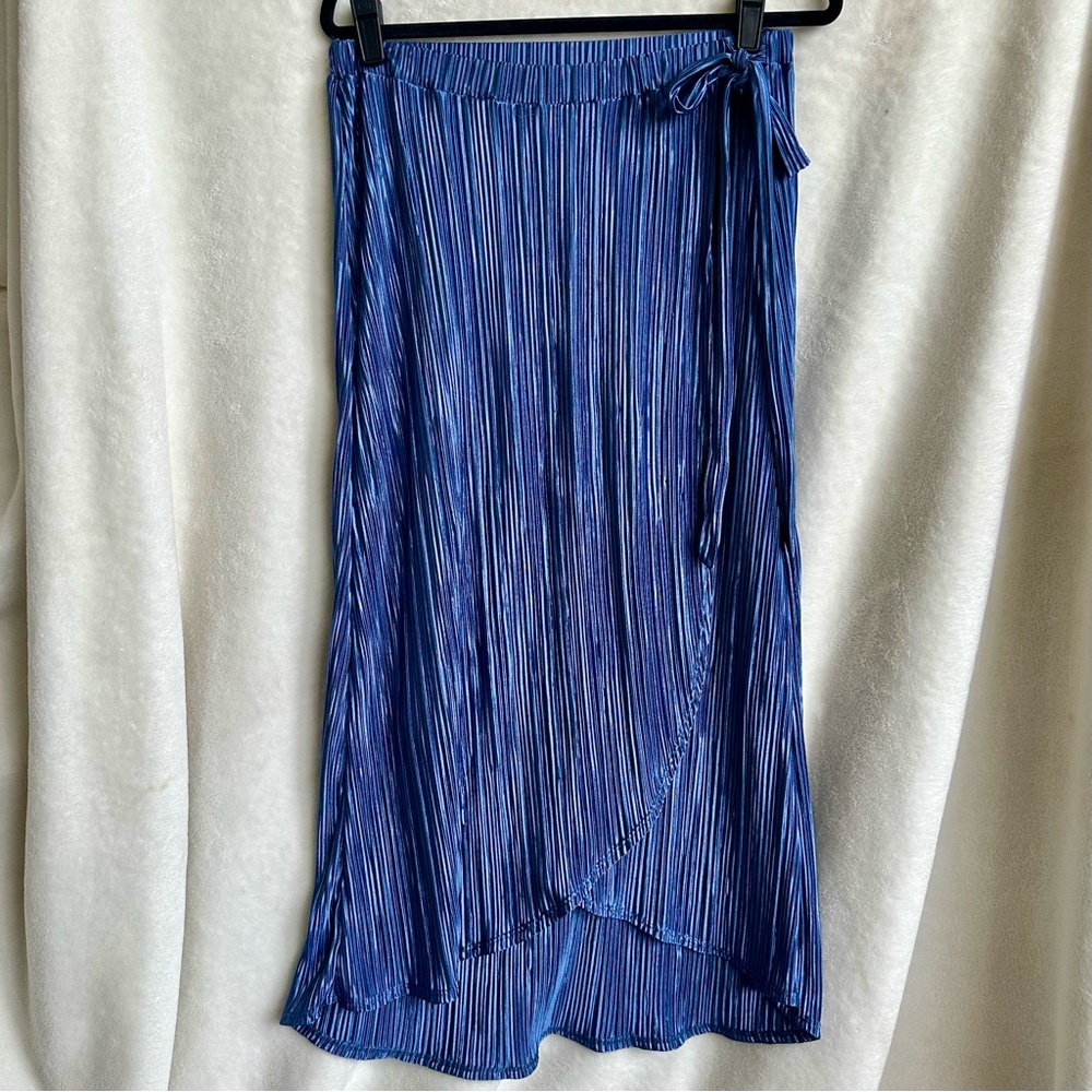 Green Envelope LA Blue Plisse Pleated Midi Skirt Sz L NWT Hi-Low Tie Waist Bow